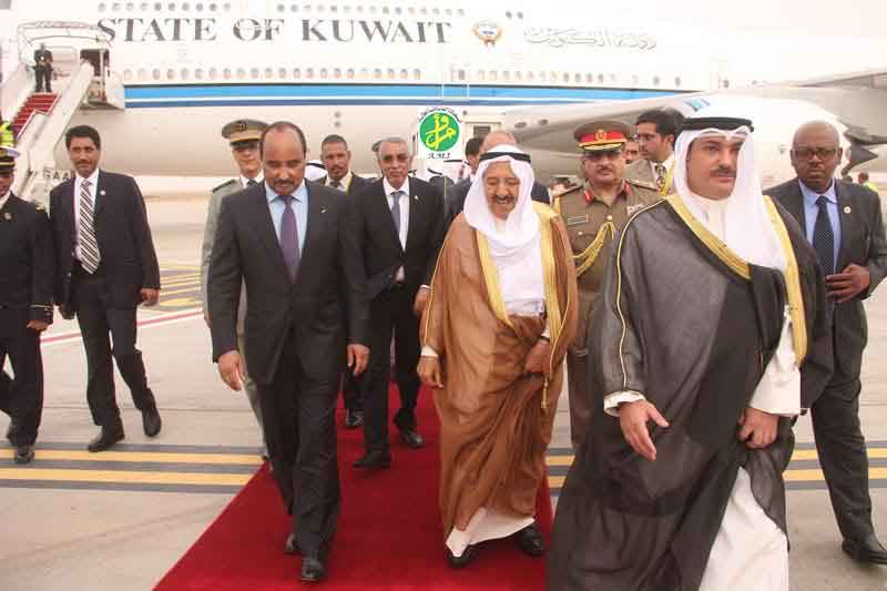 أمير الكويت لحظة وصوله إلى موريتانيا