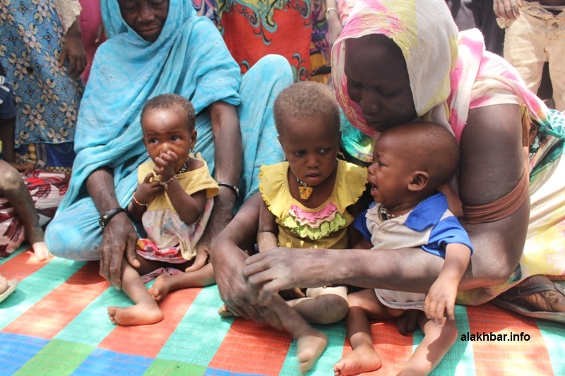 أطفال يعانون سوء التغذية في إحدى القرى بضواحي جكني شرقي موريتانيا (الأخبار)