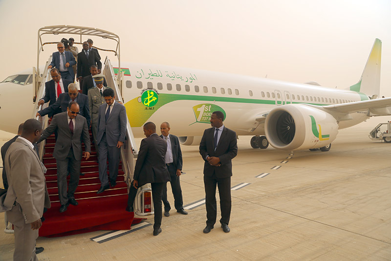 الرئيس الموريتاني محمد ولد عبد العزيز خلال استلام الموريتانية للطيران لطائرة ابوينغ 737_ماكس الجديدة (وما)