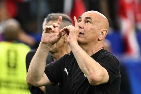 حسام حسن يرجع الهزيمة لأسباب “تسويقية” وزيكو يرى المونديال “موجها”