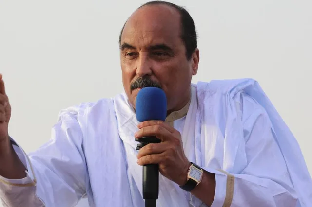 محامي ولد عبد العزيز: الرئيس السابق تعرض لنوبة ضيق تنفس حادة داخل سجنه