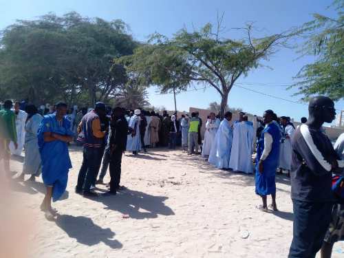 جانب من الإحتجاجات قبل قليل في مدينة نواذيبو/ تصوير الأخبار