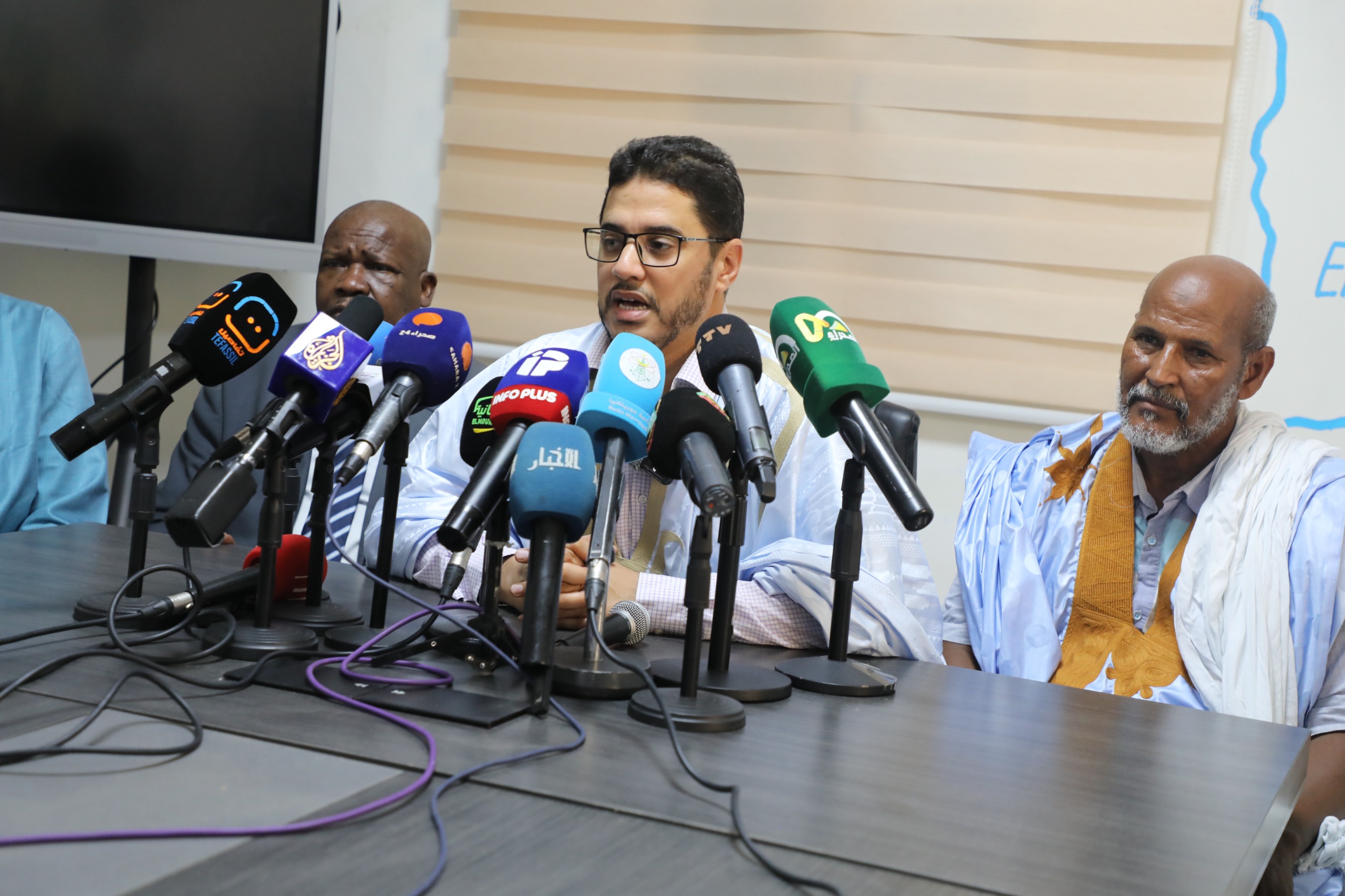 قطب المعارضة ينتقد أزمة الكهرباء ويطالب بتعويض المتضررين